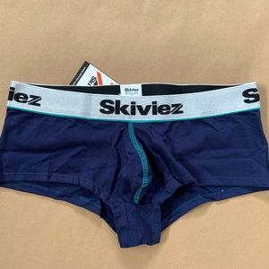 Skiviez trunks size large fits like medium